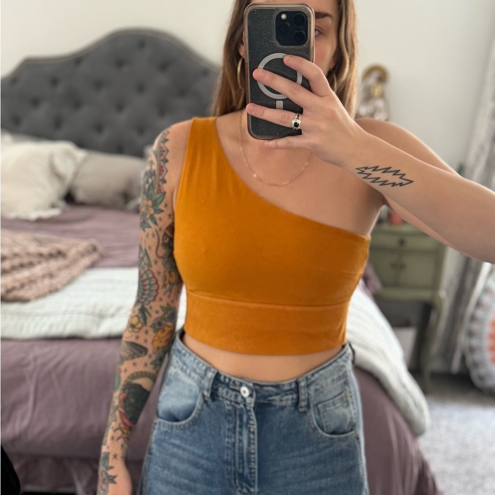 Sincerely Jules orange crop top size large